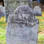 Une tombe dans l'ancien cimetière de Boston