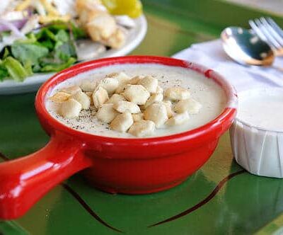 Une Clam chowder
